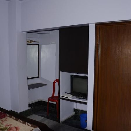 Kim Lawn Guest House โกลกาตา ภายนอก รูปภาพ