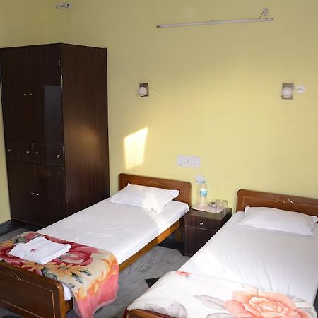 Kim Lawn Guest House โกลกาตา ภายนอก รูปภาพ