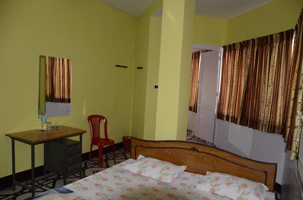 Kim Lawn Guest House โกลกาตา ภายนอก รูปภาพ