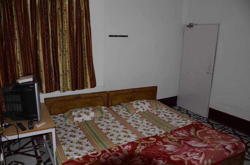 Kim Lawn Guest House โกลกาตา ภายนอก รูปภาพ